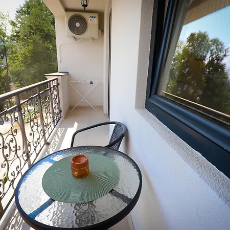 Apartment Grey On The Hill *