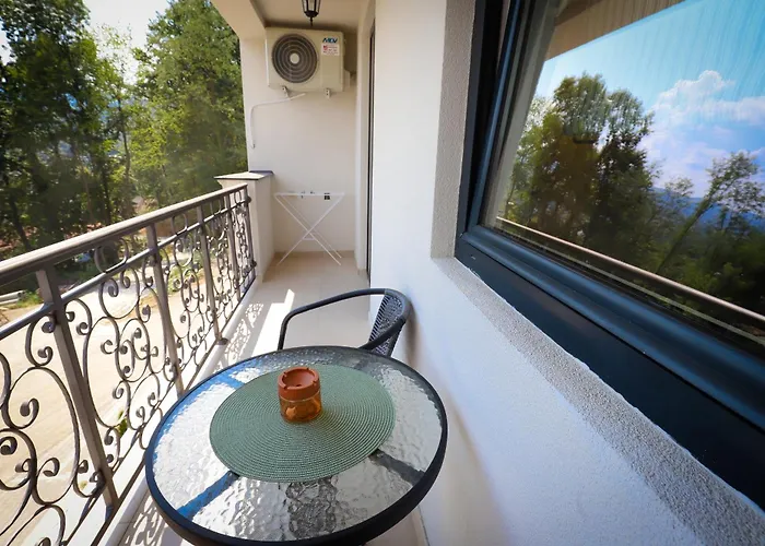 아파트 Grey On The Hill *