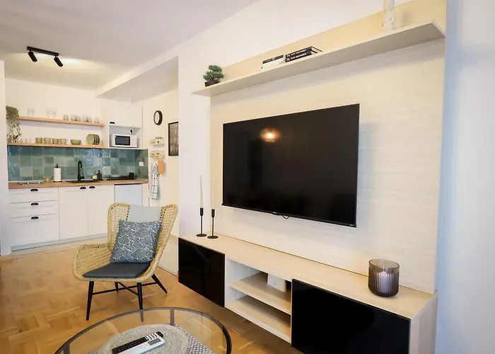 아파트 Grey On The Hill *