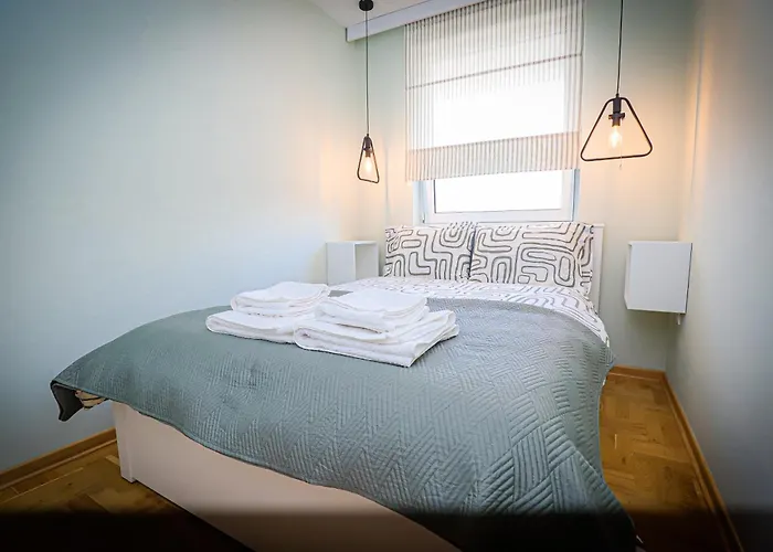 아파트 Grey On The Hill *